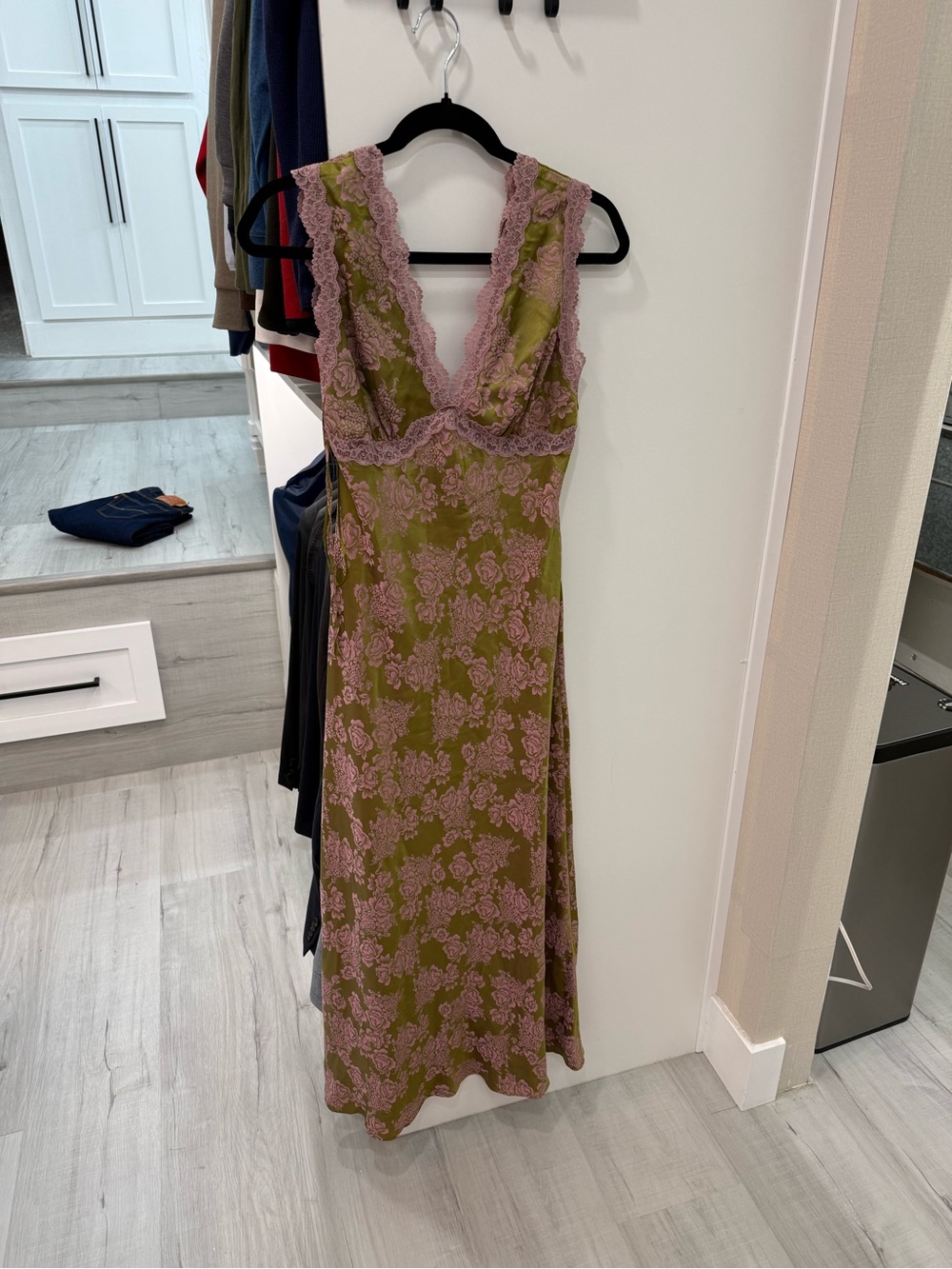 Viral Tik Tok Evolutionary Apparel  Green/ Dusty Pink Lace-Trim Slip Dress sz M